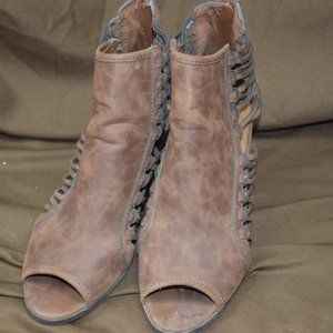 JustFab open lattice weave ankle boots SZ 8